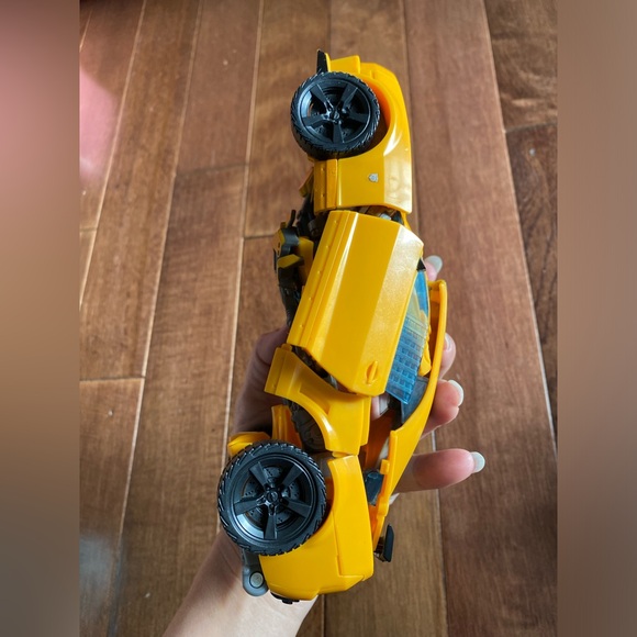 HASBORO TRANSFORMER BUMBLE BEE 900STRA YELLOW - Picture 11 of 13